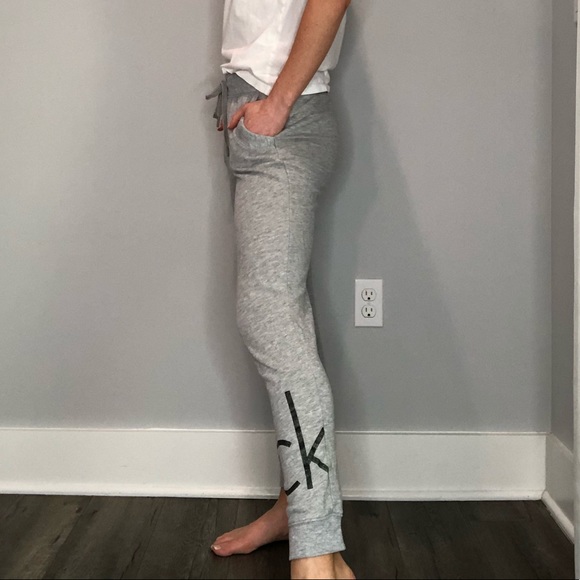 Calvin Klein classic grey sweatpants - Picture 4 of 8